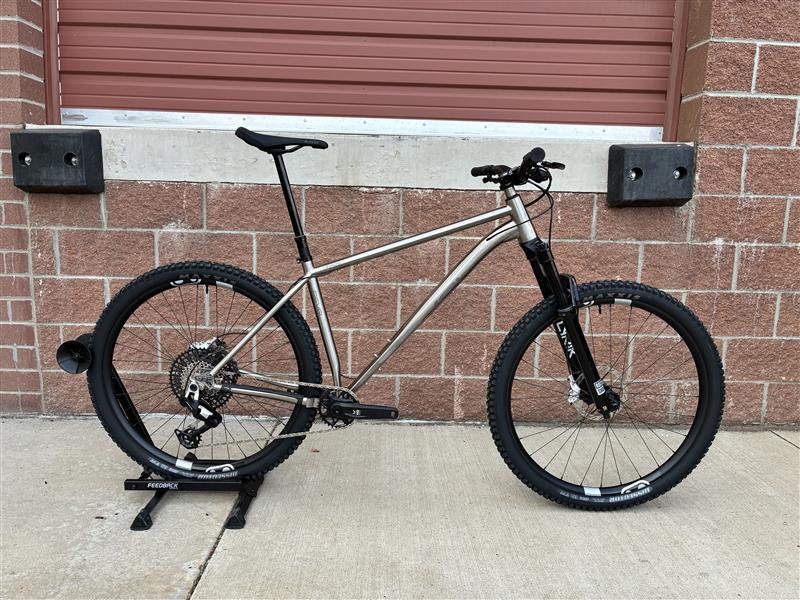Revel Tirade Eagle 90 XL - Photo Shoot Bike