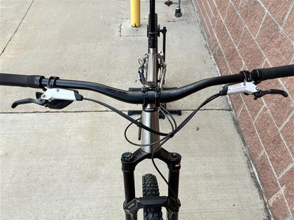 Revel Tirade Eagle 90 XL - Photo Shoot Bike